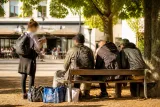 À Saint-Lô, la canicule aggrave le quotidien des sans-abri : abris maigres et chaleur oppressante