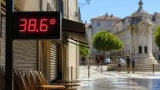 Canicule : la Charente‑Maritime placée sous fortes chaleurs, conseils et relevés locaux