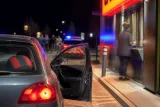 Carcassonne : jugé pour avoir frappé sa compagne dans le drive d’un fast‑food