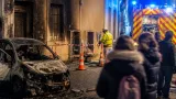 Carcassonne : une voiture brûle près de compteurs de gaz, une rue évacuée en pleine nuit