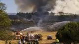 Feu majeur à Saint-Cyr-en-Val : des dizaines d'hectares déjà partis, la lutte se poursuit