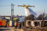 Incendie à Saint-Évarzec : un bombardier d’eau engagé après un départ d’un mobil-home