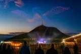 Les Nocturnes du puy de Dôme reviennent avec un ballet inédit de 450 drones cet été
