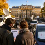 Crise budgétaire : la perspective d’une démission présidentielle évoquée pour débloquer la situation