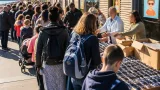 Rouen : forte affluence pour la distribution de lunettes avant l’éclipse du 12 août