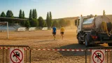 Sécheresse : en Dordogne, des terrains de sport transformés en « béton » pour les clubs