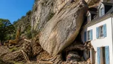 Un bloc de 100 tonnes s'immobilise à 20 cm d'une maison à Louvie‑Soubiron