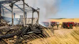 Un hangar agricole de 1 000 m² parti en fumée à Lignières-Orgères