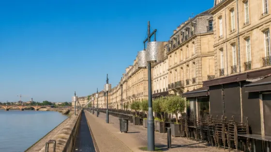 Canicule estivale : Bordeaux attend des températures jusqu'à 43 °C