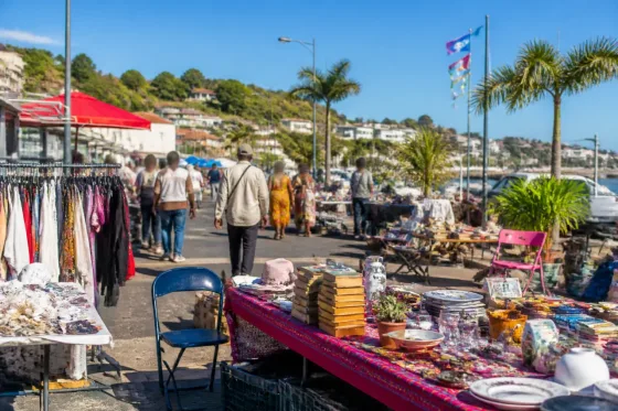 Mamoudzou : la deuxième édition du vide‑grenier de Mtsapéré mise sur la seconde main