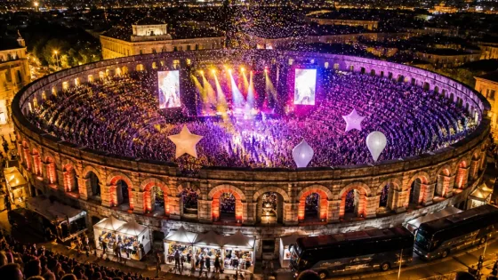 Nîmes : Katy Perry transforme les Arènes en gigantesque fête pop