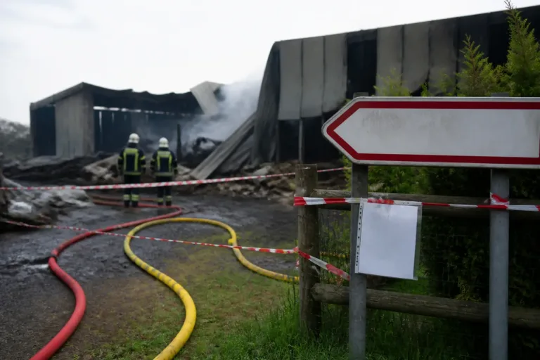 Périers-en-Auge: un incendie détruit des réserves, l’exploitant lance une cagnotte