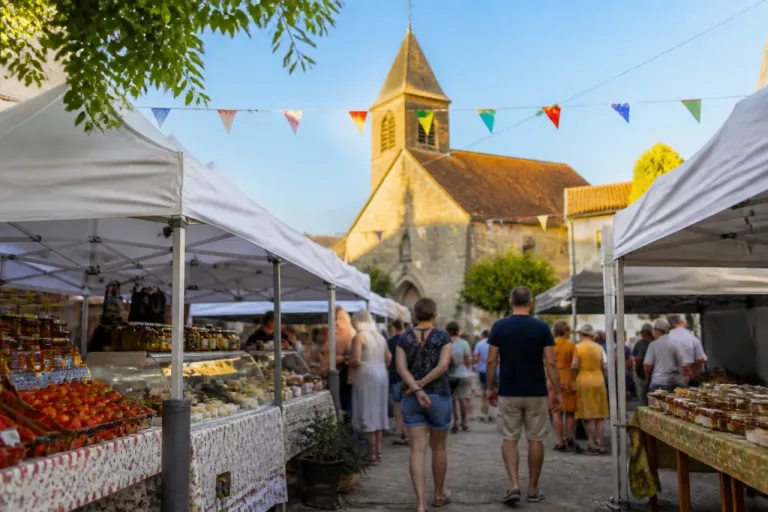 À Médillac, le marché de producteurs s’installe chaque vendredi de l’été