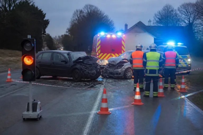 Choc frontal sur la RN12 à La Pellerine : trafic alterné et secours mobilisés