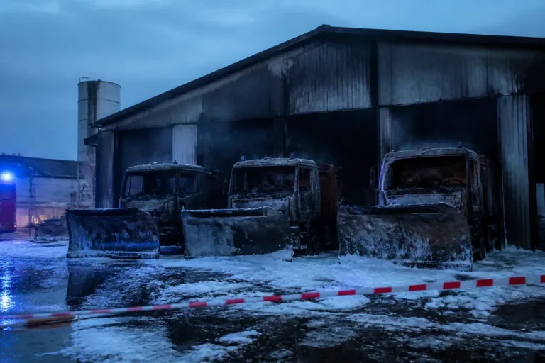 Colmar : incendie au dépôt de la CEA, trois déneigeuses détruites
