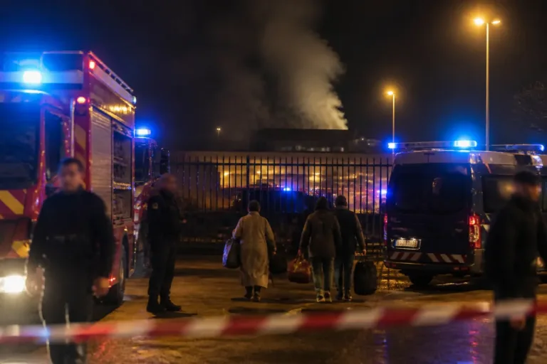 Incendie et évacuation au CRA d’Oissel: 36 personnes mises en sécurité, deux gardes à vue