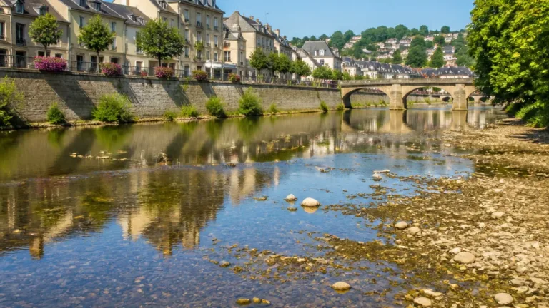 À Brive, la rivière Corrèze montre des signes d’étiage précoce et inquiets