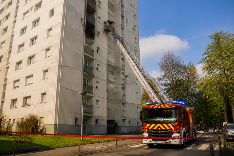 À Laval, le colocataire jugé après l’incendie d’un appartement au quartier Saint-Nicolas