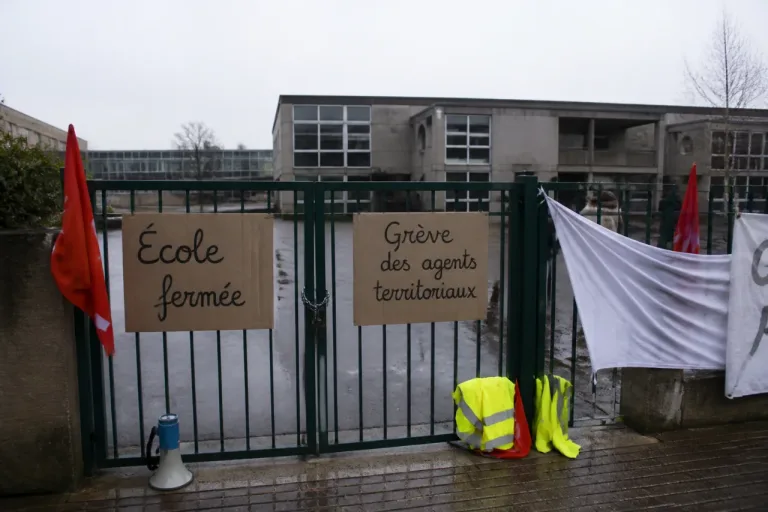 À Lieusaint, une grève des agents territoriaux paralyse les cinq écoles de la commune