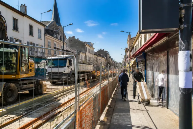 À Noisy‑le‑Sec, le chantier du T1 s’éternise et exaspère commerçants et riverains