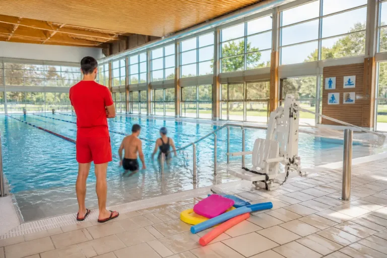 À Saint-Fulgent, la piscine Aquabulles ouvre la voie à l’inclusion par le sport