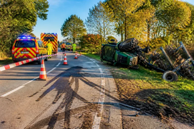Accident entre Blâmont et Barbas : la RD 20 coupée après la sortie d’un tracteur, deux blessés