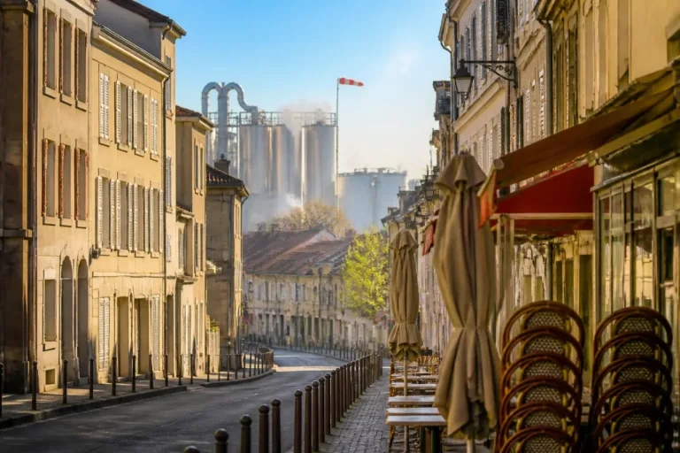 Agen: nuisances olfactives persistantes, commerces et riverains sous pression