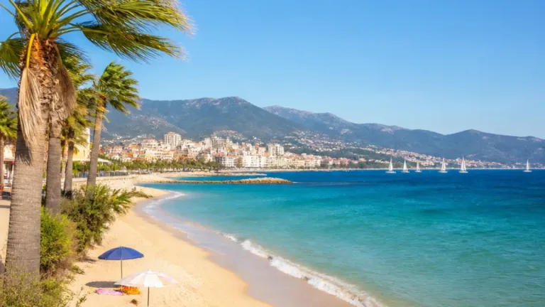 Ajaccio : une journée chaude et plutôt calme sur la côte, mardi sans surprises