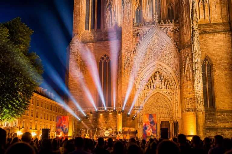 Albi : Cali donne le coup d’envoi de la 30e édition de Pause Guitare