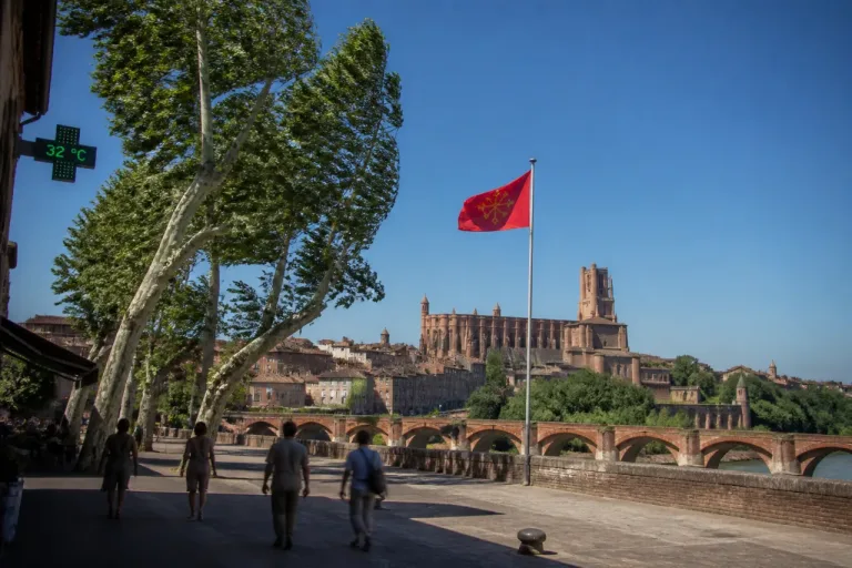 Albi : journée très ensoleillée et jusqu’à 32 °C, vent de Nord-Ouest sensible