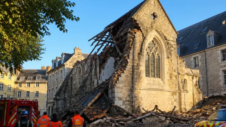 Alençon : une partie de la toiture de la chapelle de l’école Notre‑Dame s’effondre
