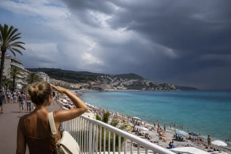 Alpes-Maritimes: canicule maintenue en orange, orages en vue cet après-midi