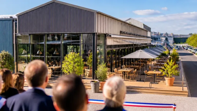 Angers : un ancien hangar transformé en restaurant‑bar, La Source ouvre près des Ponts‑de‑Cé