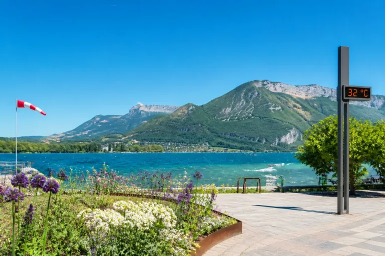 Annecy : grand ciel bleu, vent de nord et jusqu’à 32 °C ce samedi