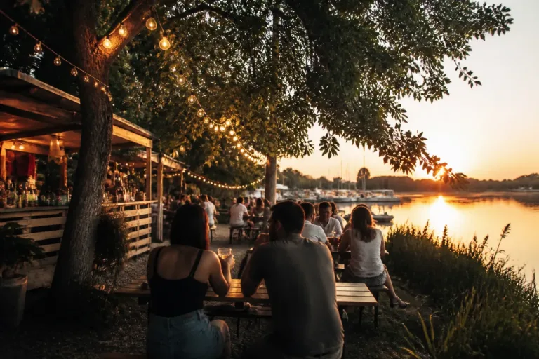 Au port de la Morinière, une guinguette fait vibrer les soirées d’été à Port-Saint-Père