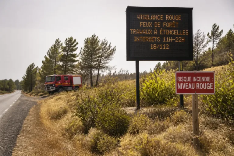 Aude en vigilance rouge feux de forêt : restrictions et consignes de prudence renforcées