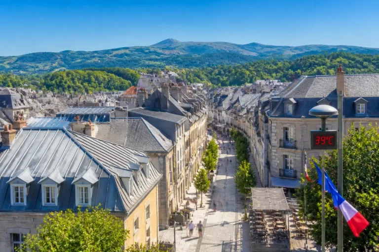 Aurillac : journée très chaude et ciel dégagé attendus lundi 6 juillet