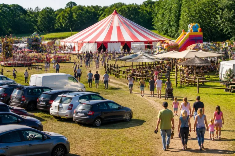 Auxerre — Le Chapiparc de Piffonds rouvre pour l'été, un parc et un cirque à portée de voiture