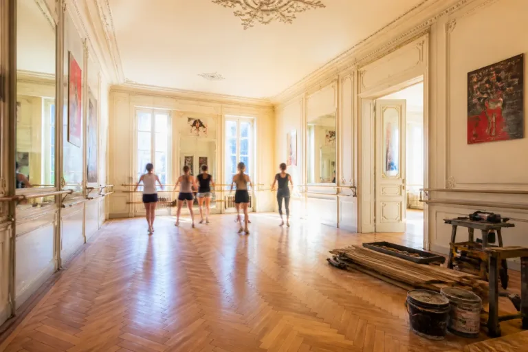 Auxerre : le studio Evi'danse sauvé, une école de danse relancée dans un lieu historique
