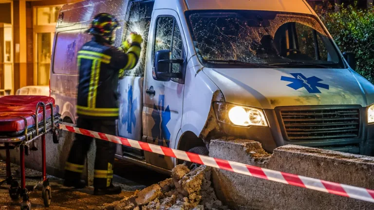 Auxerre : une jeune femme tente de prendre le volant d'une ambulance aux urgences