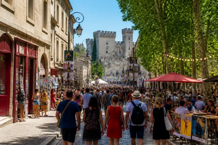 Avignon : le Festival Off 2026 déploie sa 60e édition et plus de 1 700 spectacles