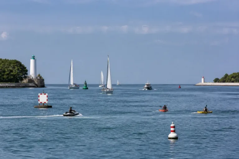 Baie de La Rochelle : vitesse plafonnée à 5 nœuds pour tous les plaisanciers