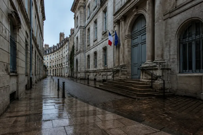 Besançon: 12 ans de prison pour le meurtre commis après une dispute autour d’une chaise