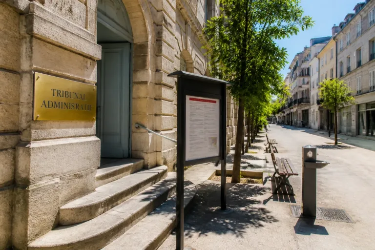Besançon : l’arrêté anti-mendicité agressive soumis à l’urgence du juge administratif