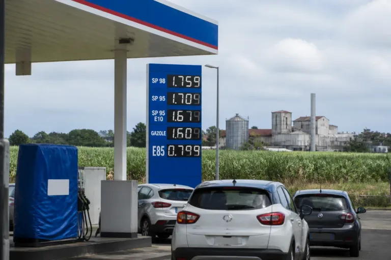 Bioéthanol à La Réunion : possible sur le papier, bloqué par l’économie et la matière première