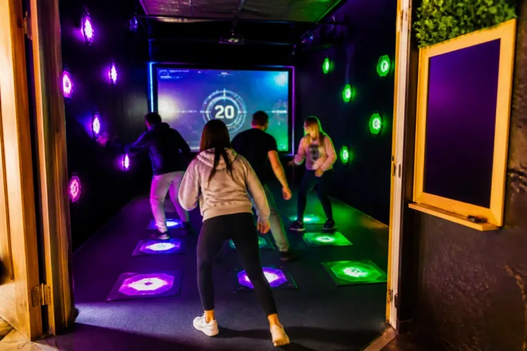 Blois : Zone 101, une salle immersive pour se mesurer en équipe à Deadalus