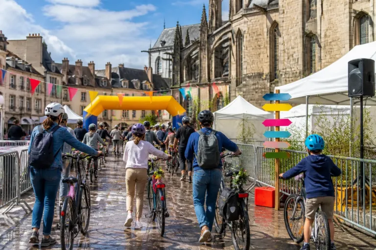 Bourges prépare le retour du Vélotour, balade cycliste festive au cœur de la ville