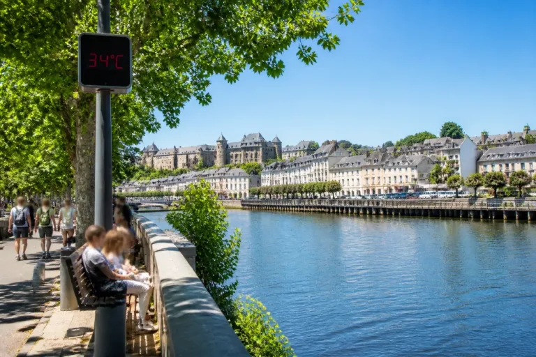Canicule annoncée à Laval : journée très chaude et ciel dégagé lundi 6 juillet