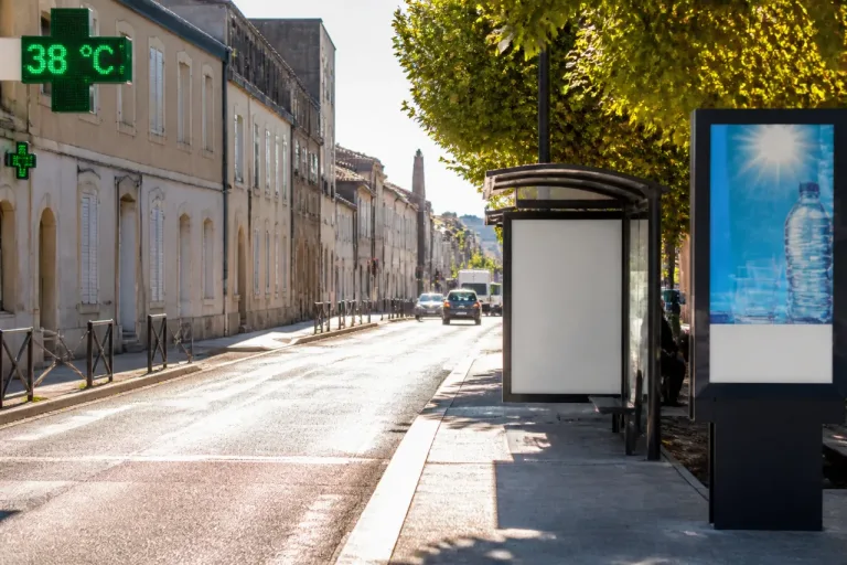 Canicule de fin juin: pas de surmortalité mesurée en Auvergne‑Rhône‑Alpes, prudence de mise