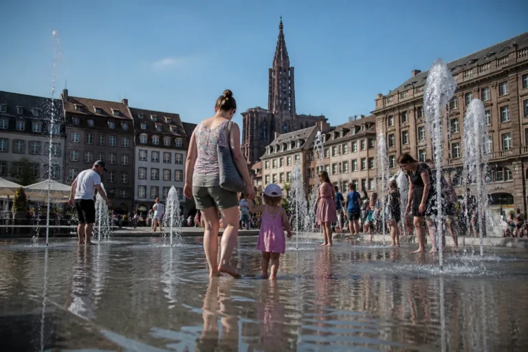 Canicule en Alsace : alerte rouge maintenue jusqu’à 22 h ce dimanche, baisse progressive ensuite